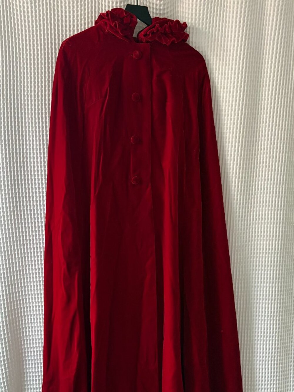 Vintage Candi Wrap red velvet hooded opera cloak OSFM 1970s romantic eveningwear